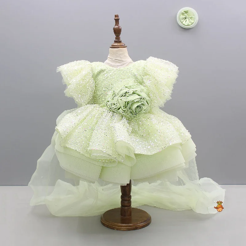 Timeless Women's Outfit Style Breakthroughs Green Sequin Embellished Dress Featuring Detachable Trail And Bow Paired With Swirled Bow Hairclip