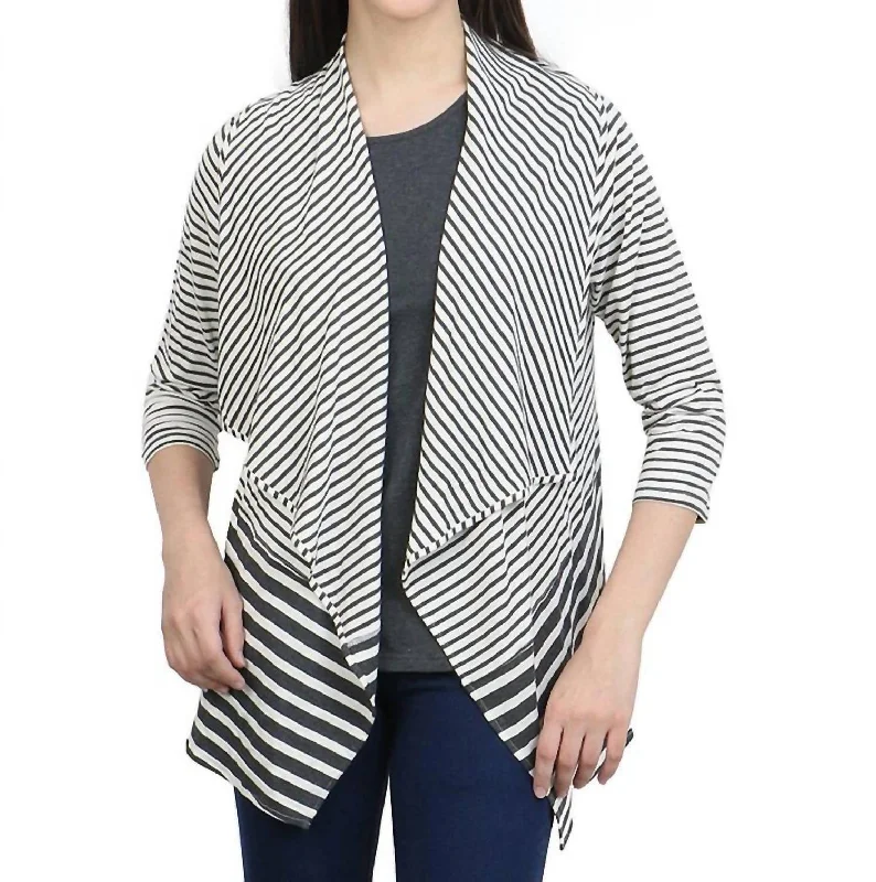 Women's Functional Apparel For Outdoor Activities Simone Shawl Jacket In Black/white