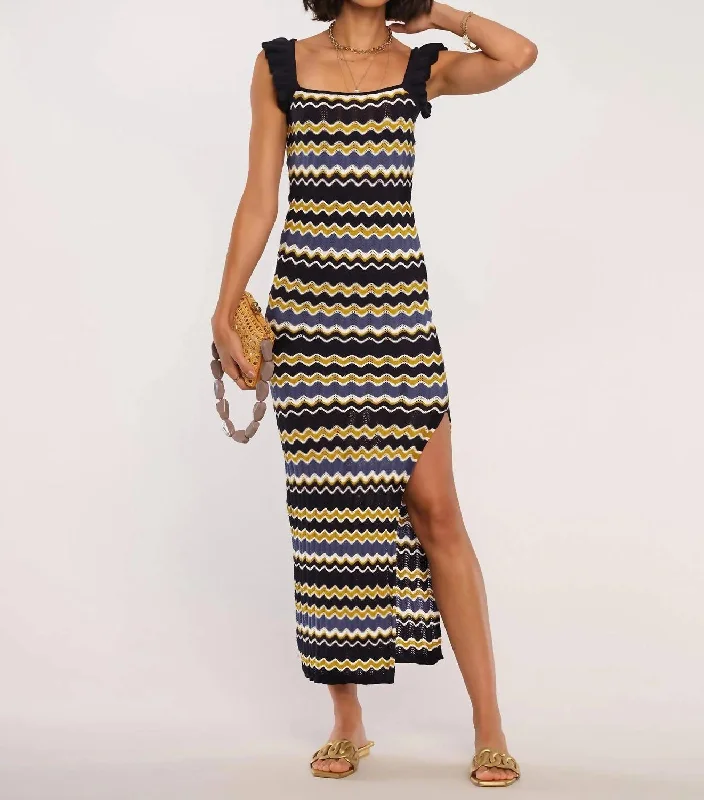 Women's Vacation Outfit Fashion Forward Bennet Dress In Navy Chevron Wave Multi